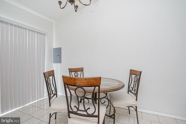 Building Photo - 39 Libra Ln