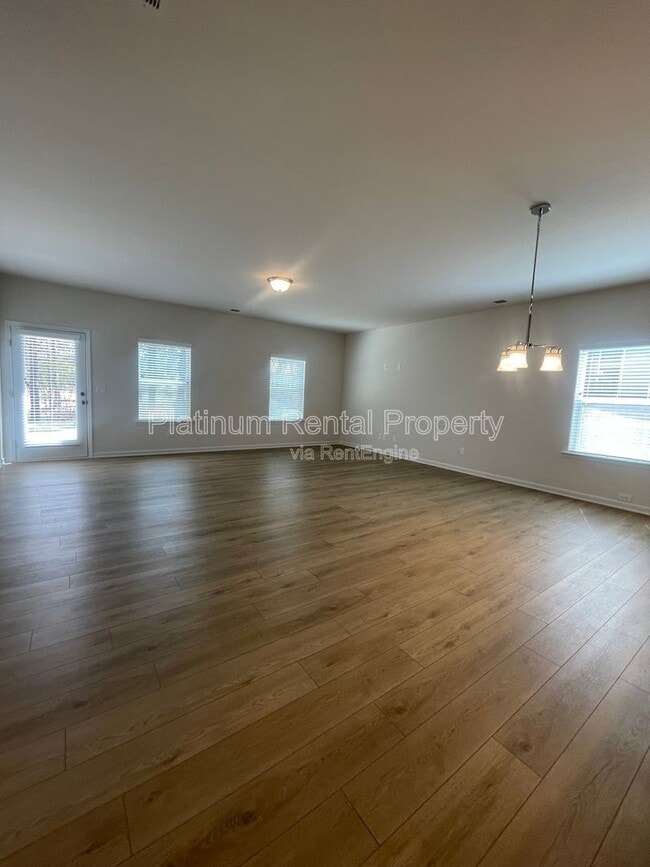 Building Photo - 32 Thedford Dr