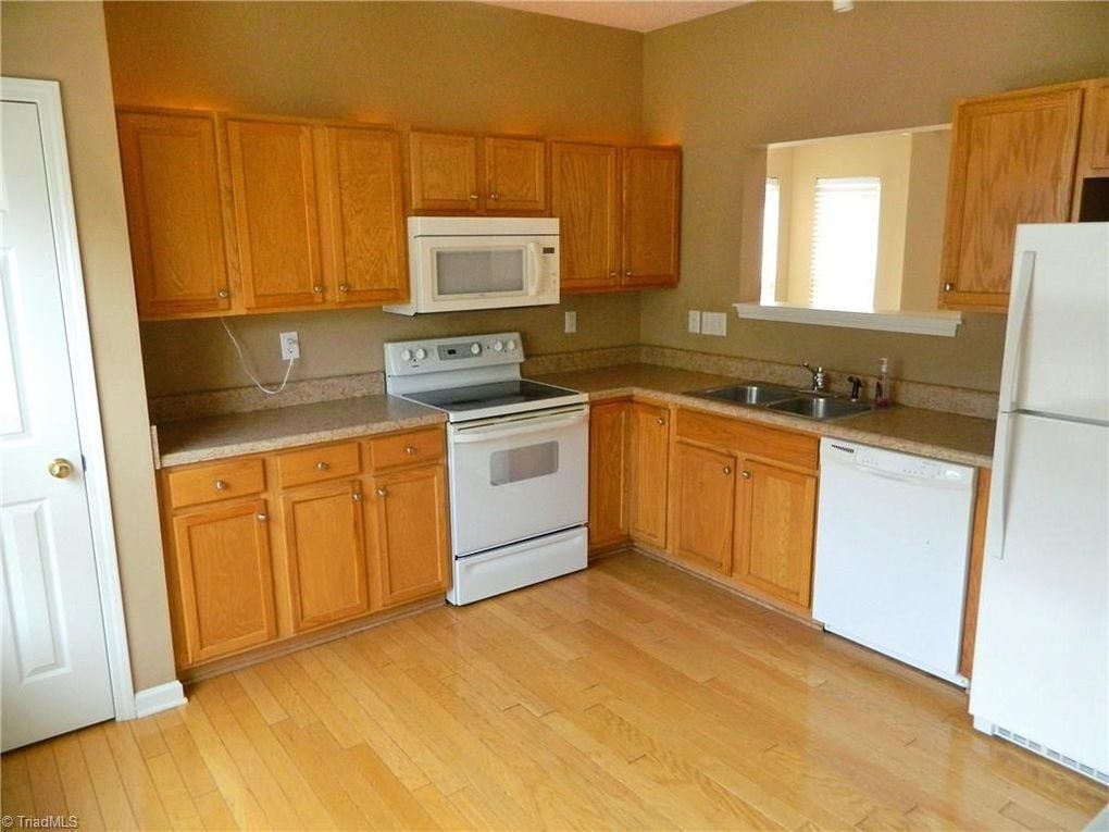Building Photo - 1702 Brittany Way