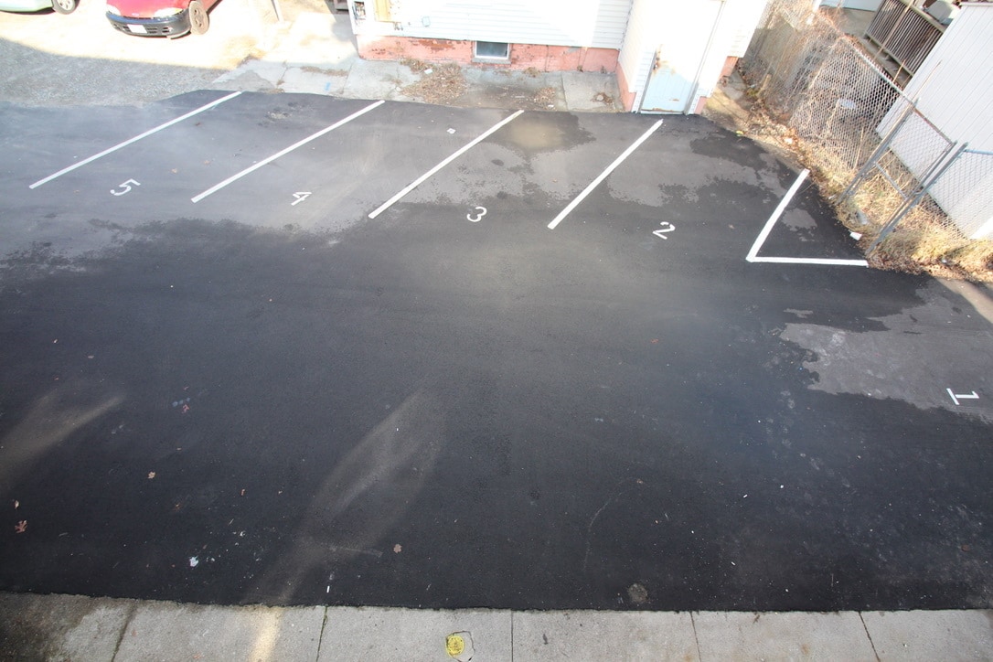parking - 135 Chestnut St
