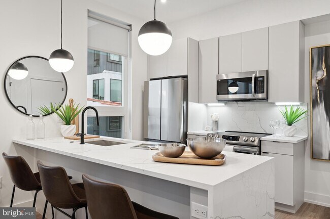 Building Photo - 2400 Frankford Ave