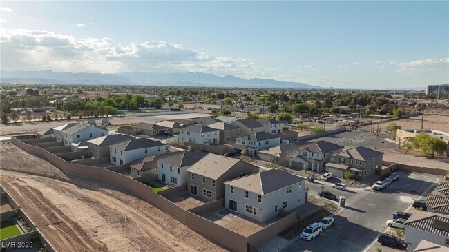 Building Photo - 3055 Magnolia Rnch Ave