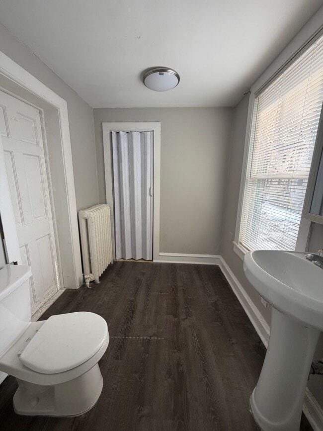 Building Photo - 21 S Wycombe Ave