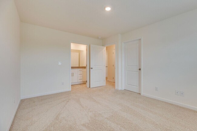 Building Photo - New 3BR Townhome in Saylor’s Place – Modern Finishes & Prime Jonesborough Location