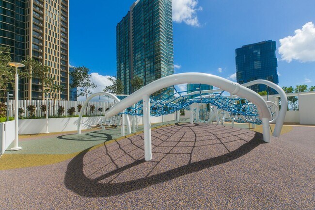 Building Photo - KOULA 2b2b1pkg Ready to Move In!