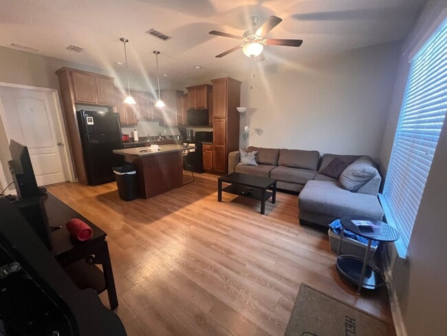 Building Photo - 1934 Ann Arbor Ave