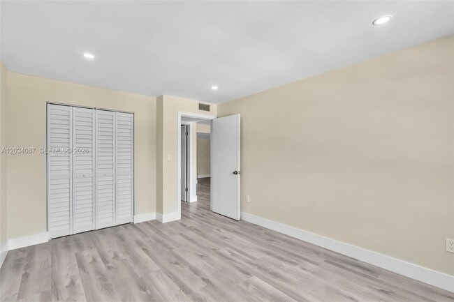 Building Photo - 9124 Collins Ave