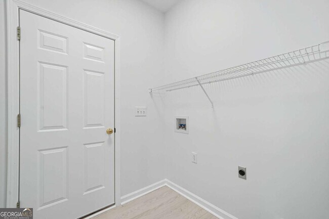 Building Photo - 4000 River Green Pkwy
