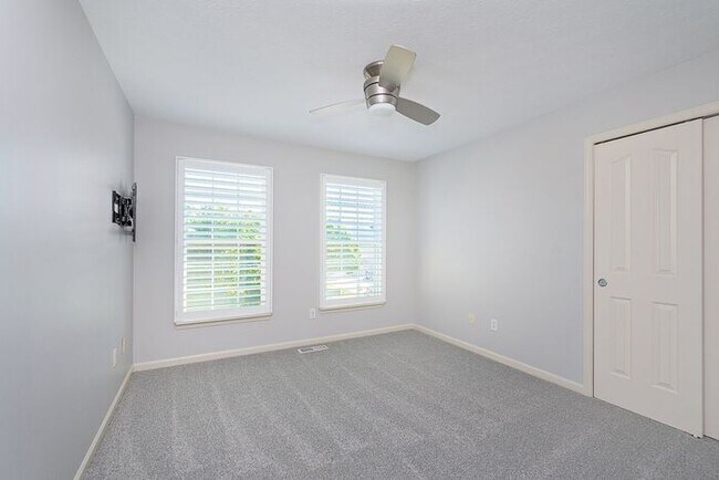 Building Photo - Stunning 6 Bed 3.5 Bath Carmel Home With Finished Basement an Fenced Yard!