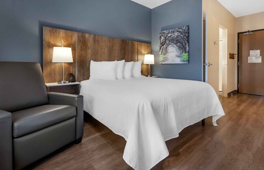 Building Photo - Furnished Studio-Charlottesville