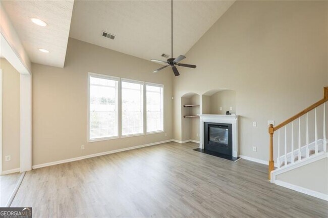 Building Photo - 325 Stone Valley Xin
