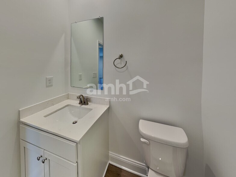 Building Photo - 9139 Henley Ave