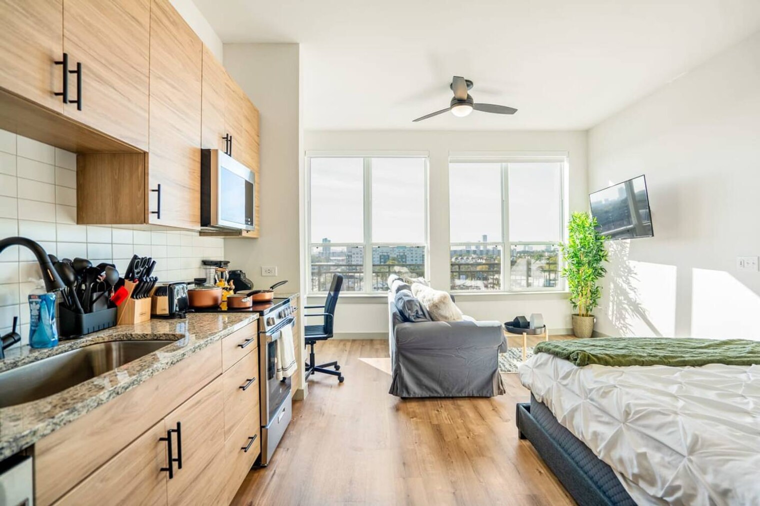 Building Photo - 1111 Shepherd Dr