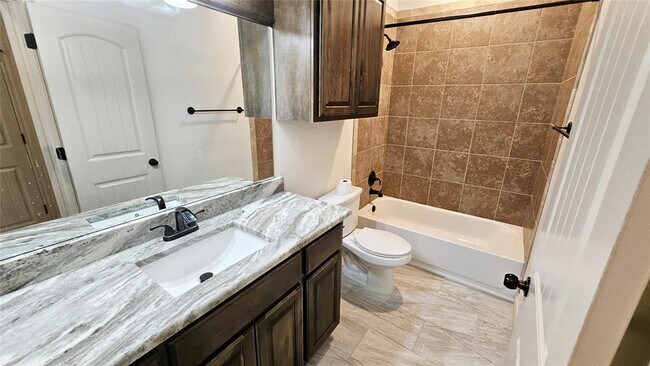 Building Photo - 1801 Savannah Ln