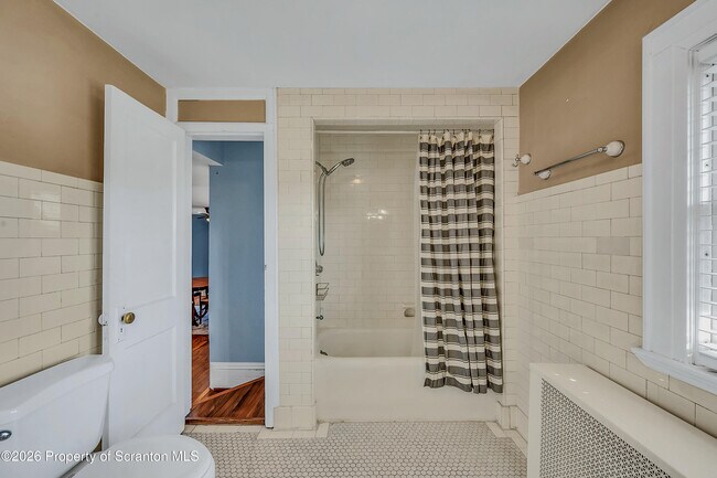 Building Photo - 1724 Monsey Ave