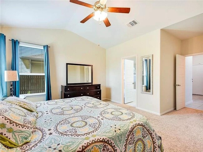 Building Photo - 140 Moulins Ln