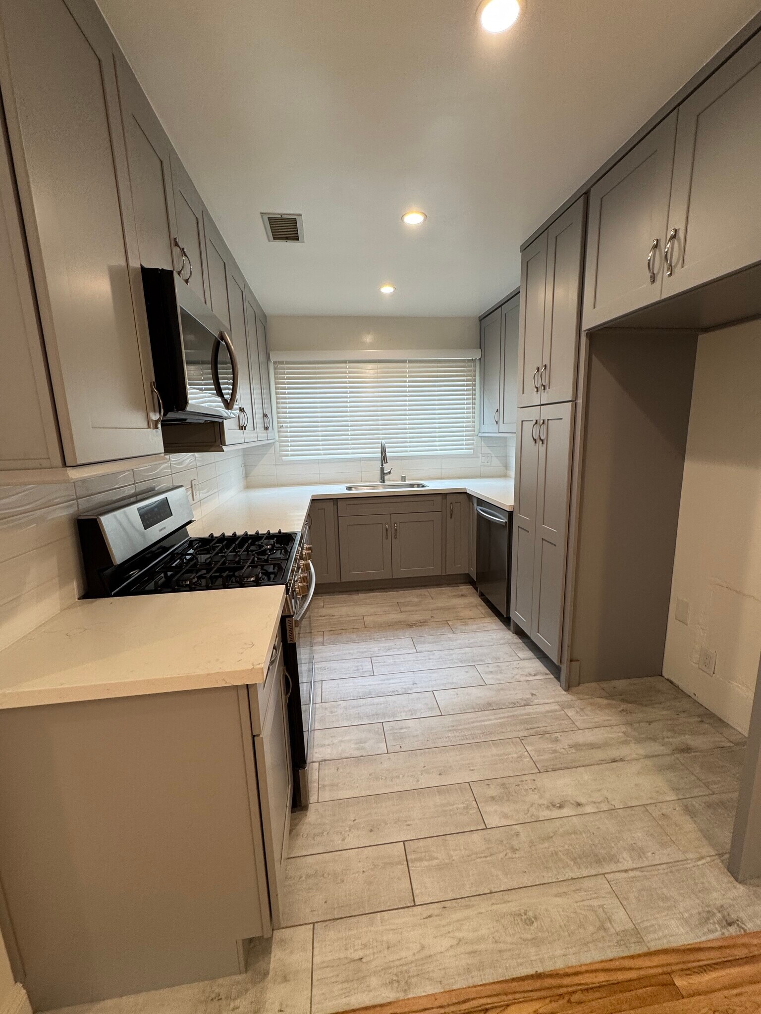 Kitchen - 1122 Euclid St