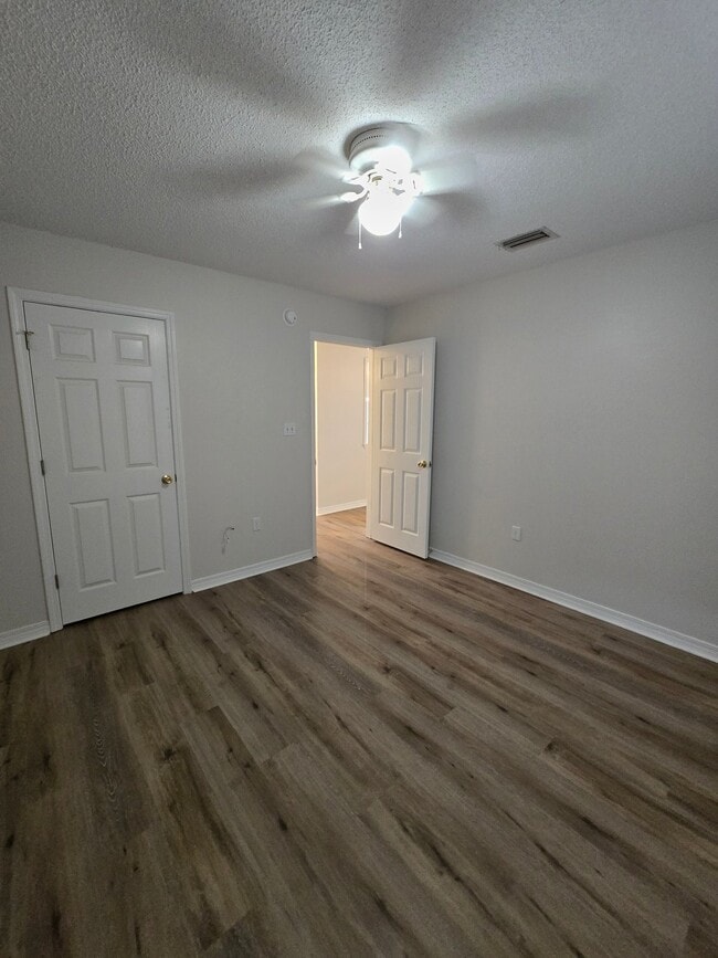 Building Photo - 396 Brown Pl