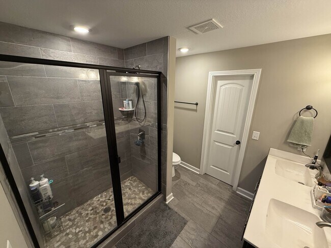 Building Photo - 541 Medallion Cir
