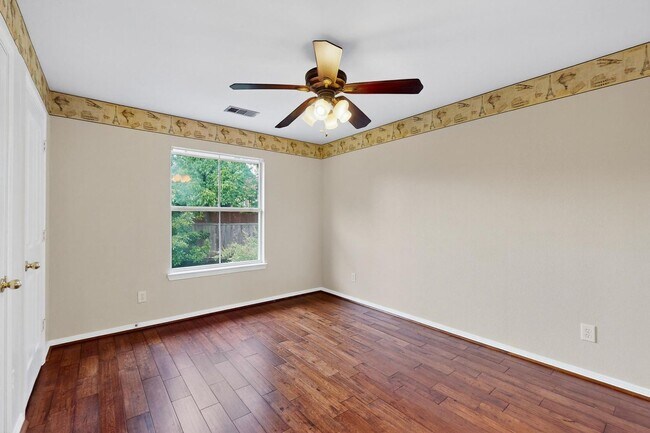 Building Photo - Chandlers Landing 4-Bedroom Home with Office