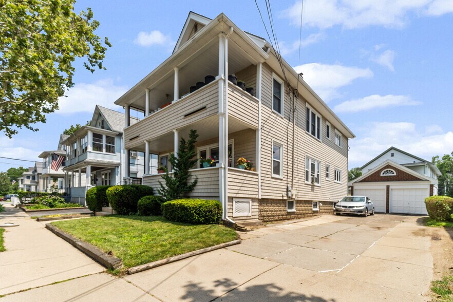 Building Photo - 159 Palmer St