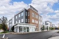 Building Photo - 60 Cross St E