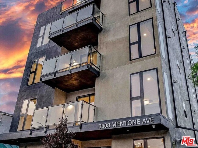 Building Photo - 3308 Mentone Ave