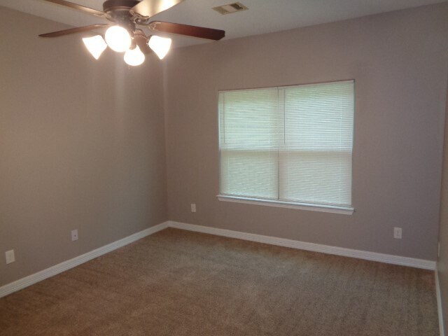 Building Photo - 6510 Holly Cove Ln
