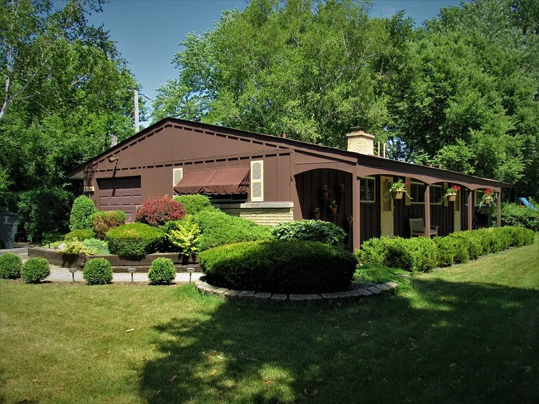 Primary Photo - 504 S Butterfield Rd.
