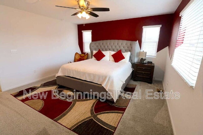 Building Photo - 16487 Mountain Flax Dr