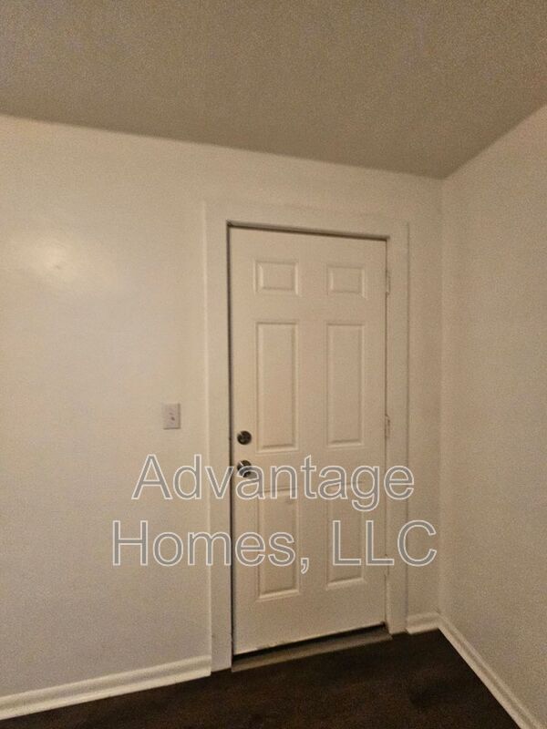 Building Photo - 1007 N Scott Ave