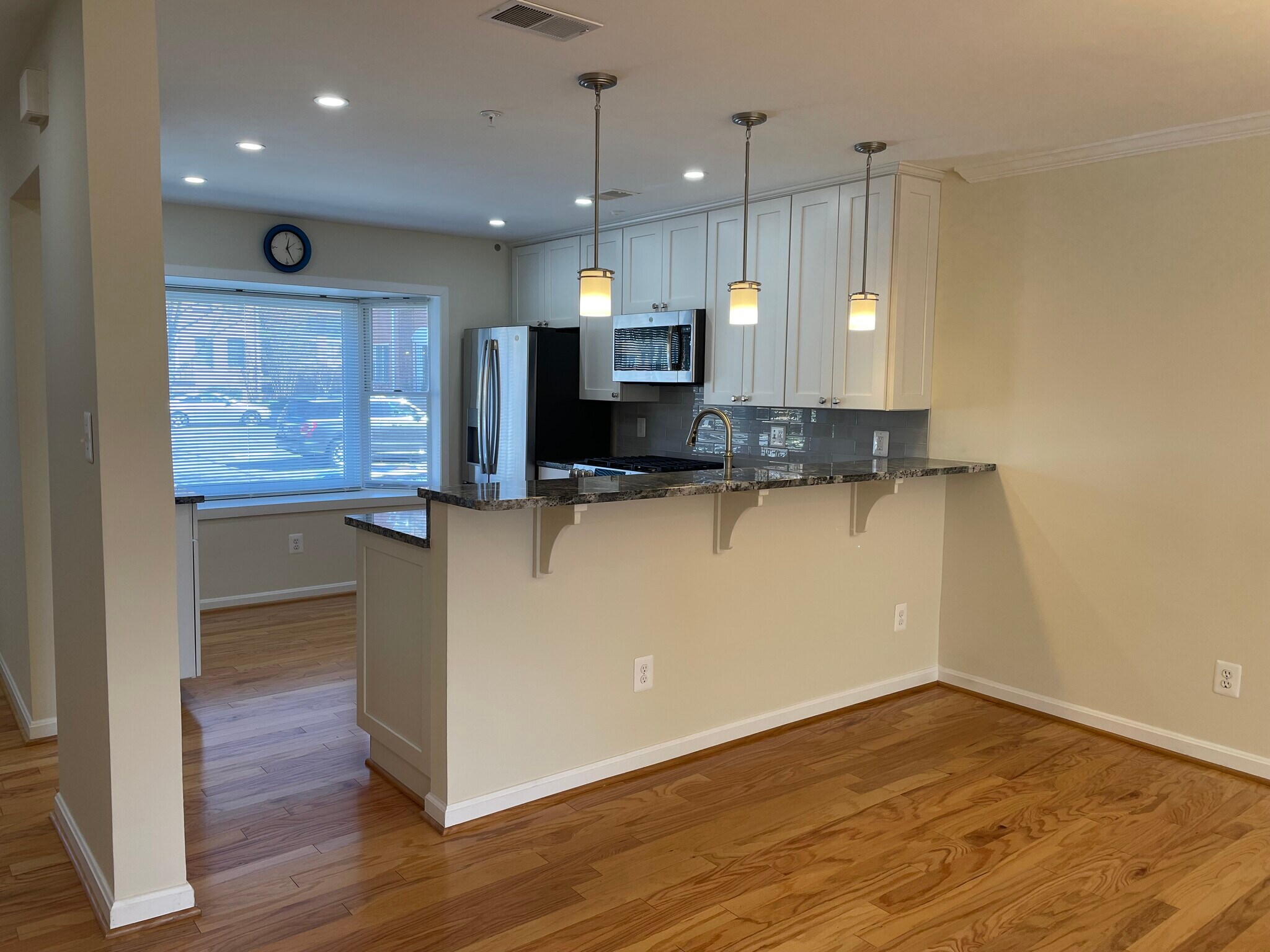 Building Photo - 203A Locust St SE