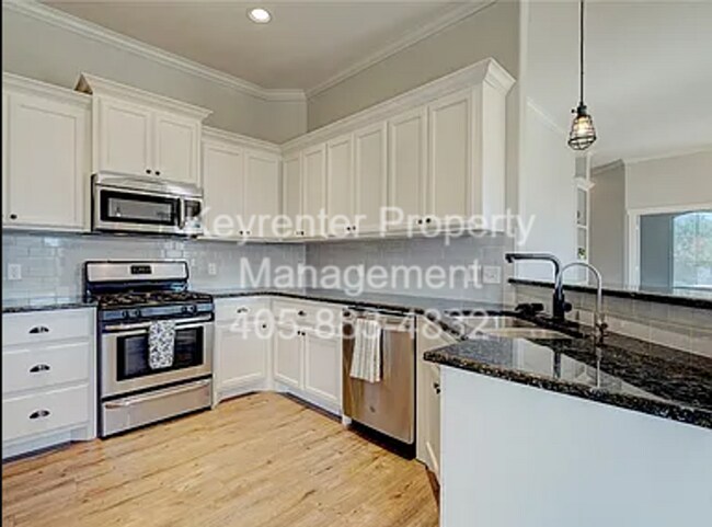 Building Photo - LIMITED TIME: 50% OFF FIRST MONTH’S RENT Magnificent 3BD/2BTH home in Council Ridge