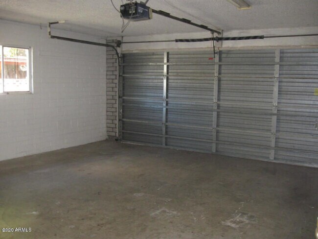 Building Photo - 4601 W Northview Ave