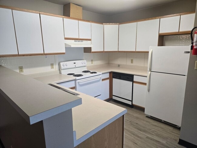 Building Photo - Cozy One Bedroom Apartment in Black River!