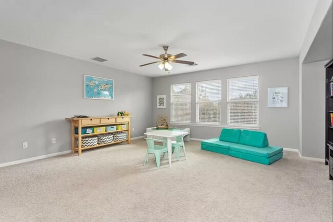 Building Photo - 3917 Links Ln