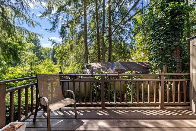 Building Photo - 1414 NE 151st St