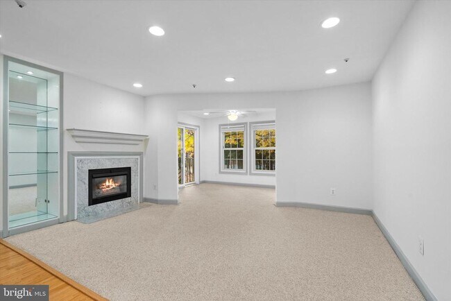 Building Photo - 12221 Fairfield House Dr