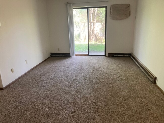 Building Photo - 10628 W Bobolink Ave