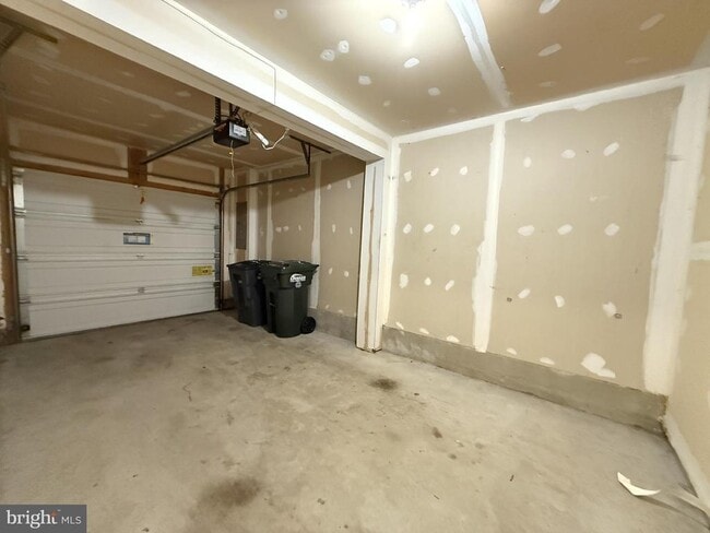 Building Photo - 7602 Audubon Meadow Way