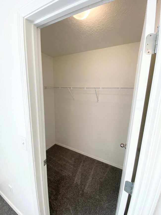 Building Photo - 1243 W 520 S