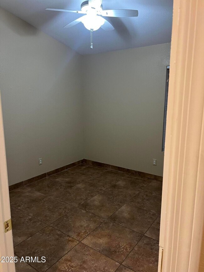 Building Photo - 16646 N 59th Pl