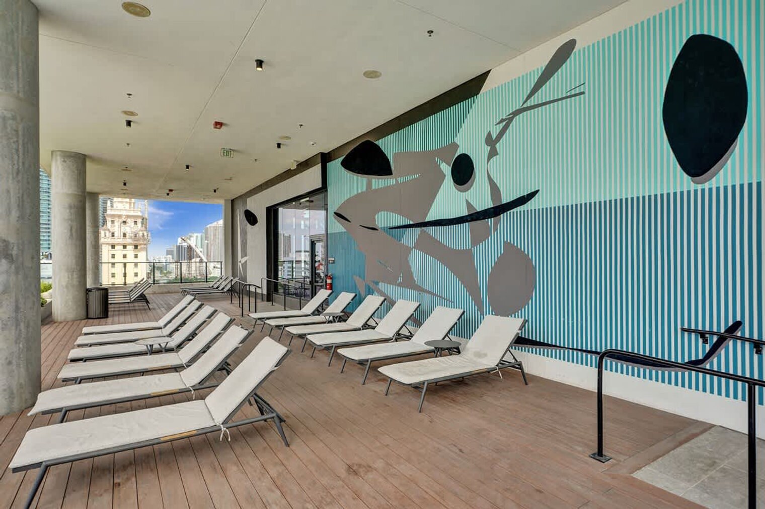 Building Photo - 398 NE 5th St