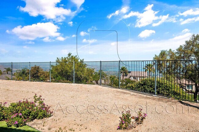 Building Photo - Large 4 Bed/3 Bath Home with an Incredible View!
