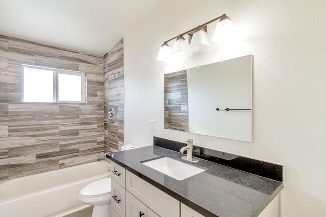 Building Photo - 2 Story ASU house with Pool in the best neighborhood for students