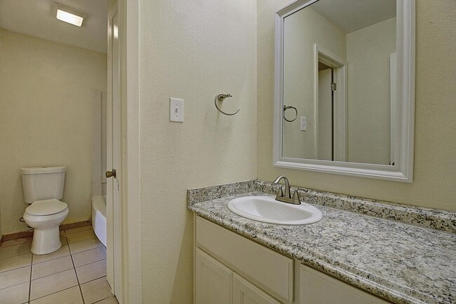 Building Photo - 2314 Capitan Dr