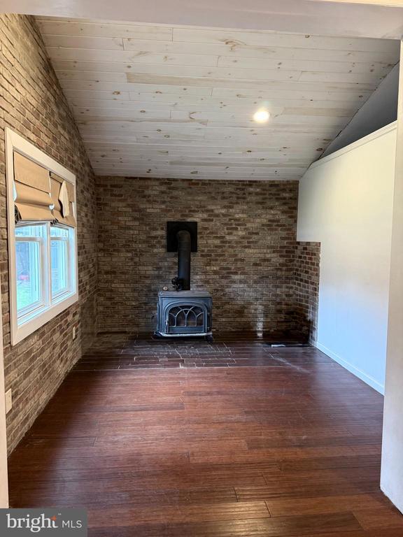 Building Photo - 82 Linvale Rd