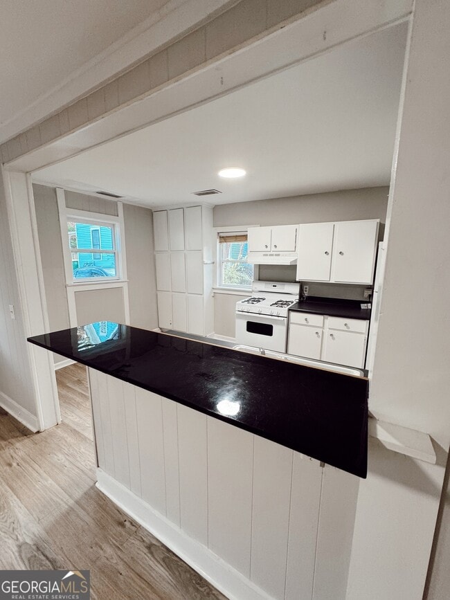 Building Photo - 275 Boulevard Heights