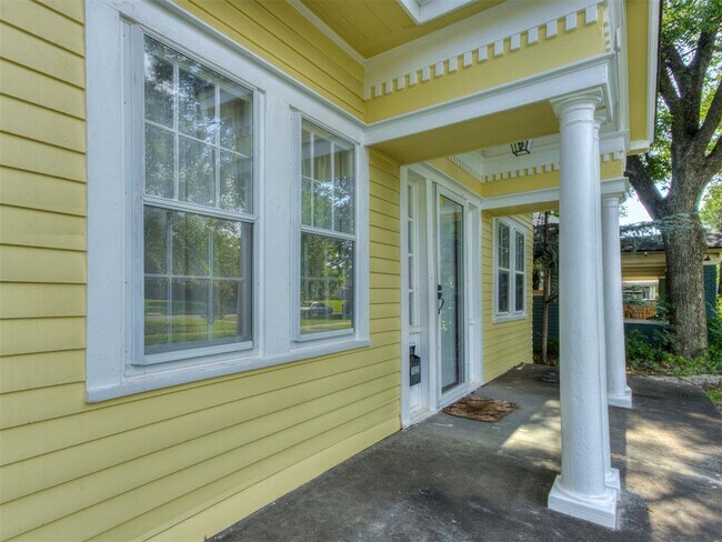 Building Photo - 1025 NW 34th St