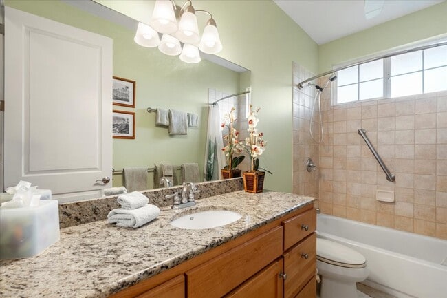 Building Photo - 67 Ahekolo St